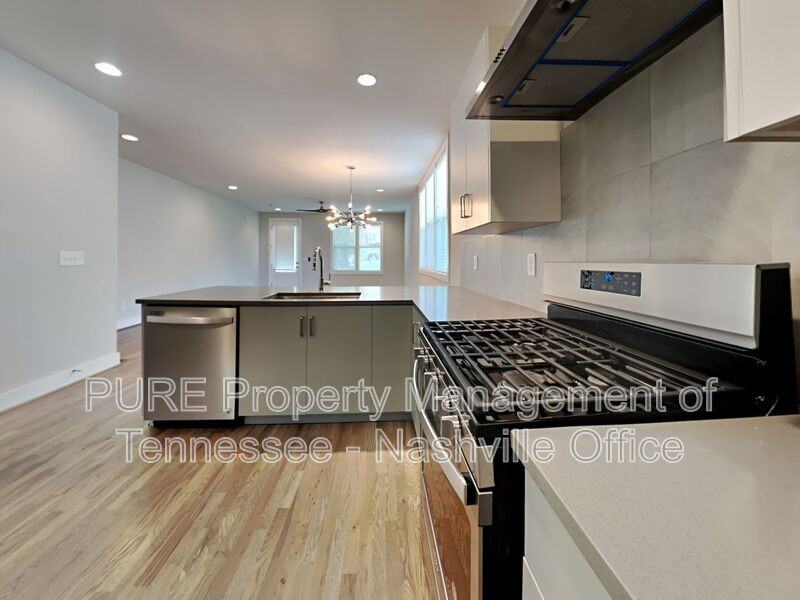 1704 Simpkins Street - Photo 7 of 39