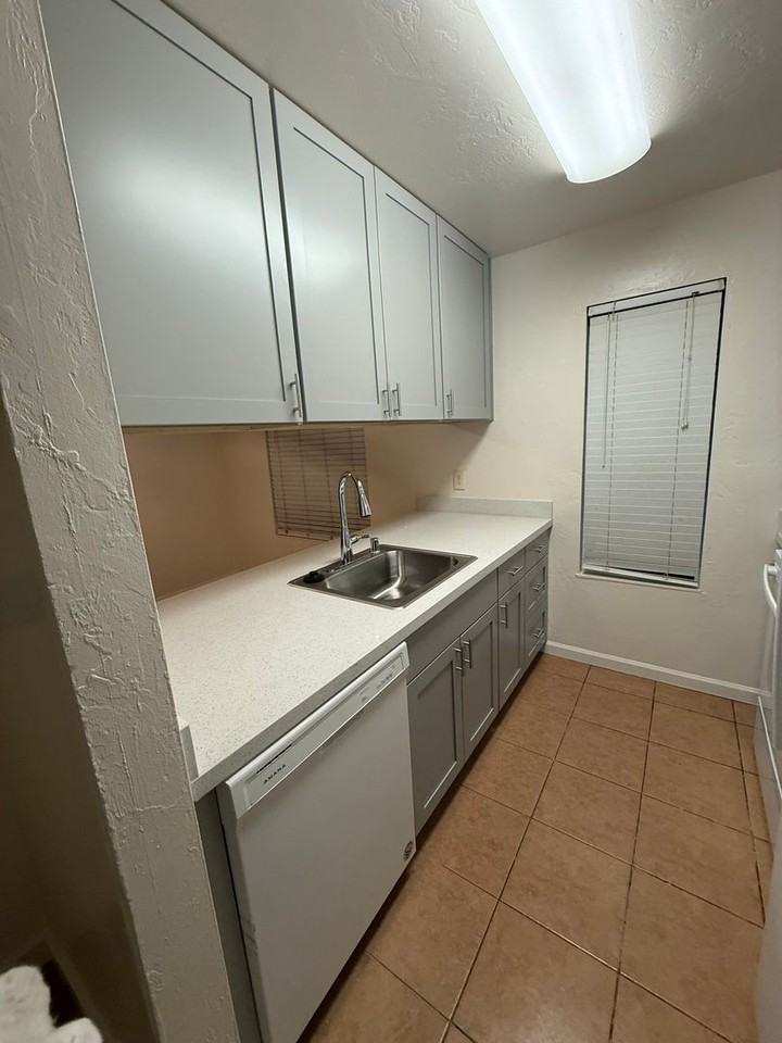 60 Villa Circle - Photo 3 of 20