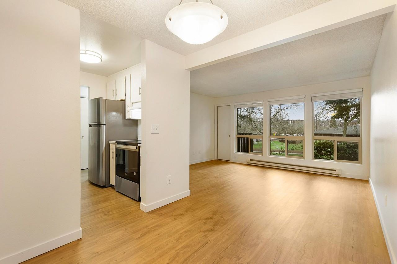 Quiet Family - Photo 4 of 13