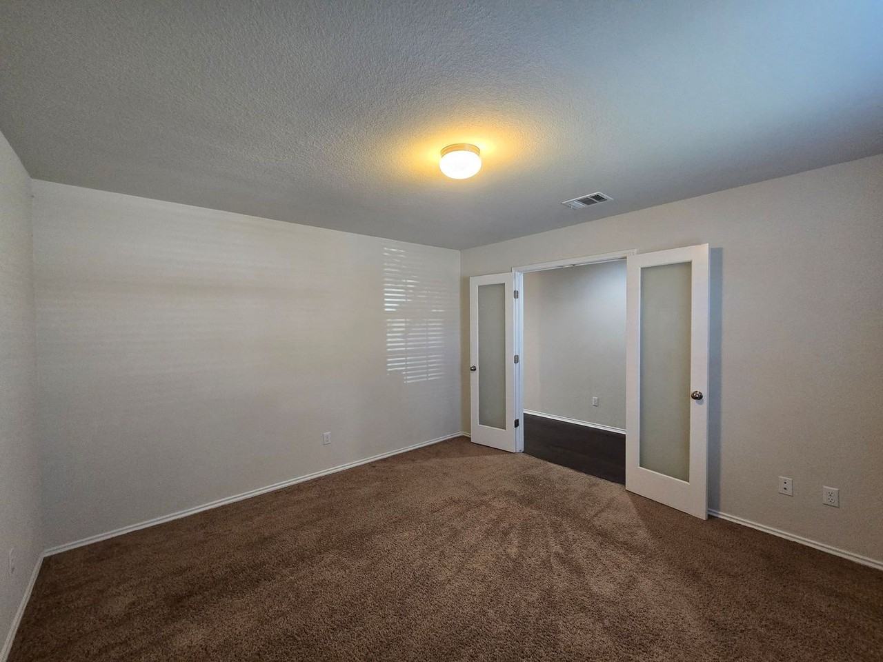 208 W Vega Ln - Photo 4 of 31