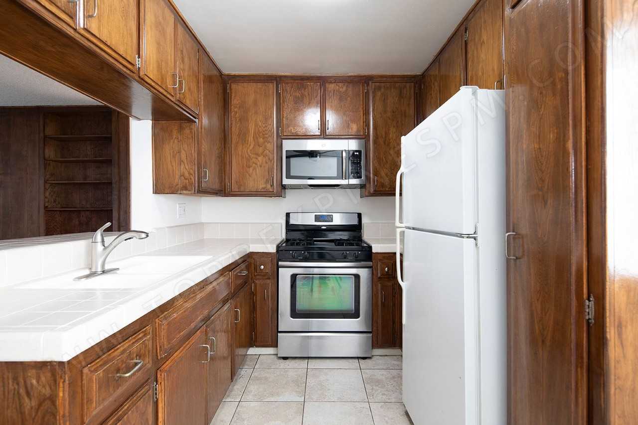 1827 Reed Avenue - Photo 2 of 13