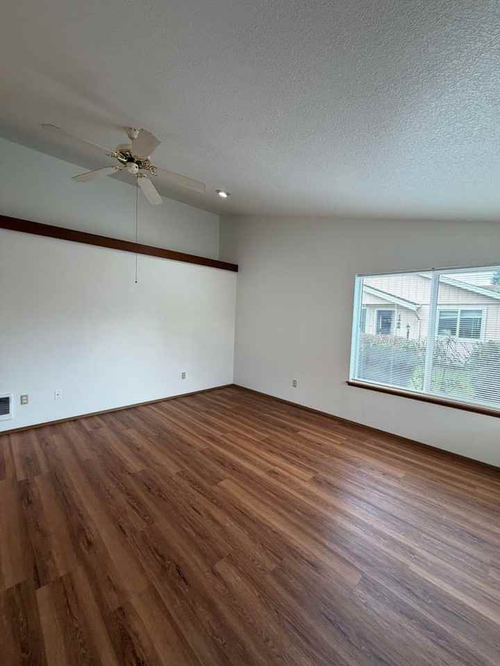 1474 Diamond Road Southeast - Photo 3 of 17