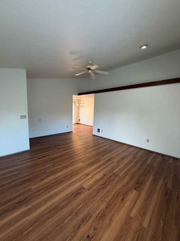 1474 Diamond Road Southeast - Photo 4 of 17