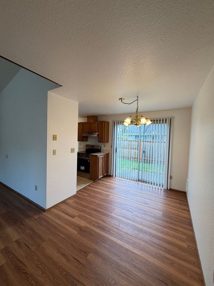 1474 Diamond Road Southeast - Photo 5 of 17