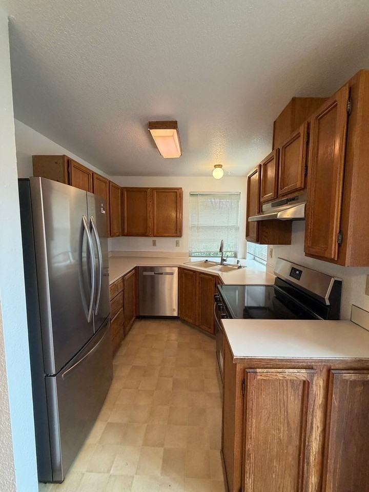 1474 Diamond Road Southeast - Photo 6 of 17