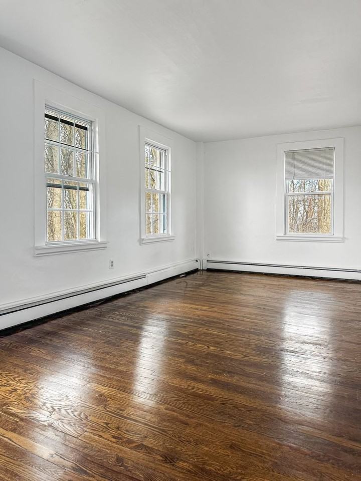 35 Terrace Drive #2L - Photo 2 of 7