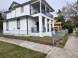 featured image of 3902 Stuart St