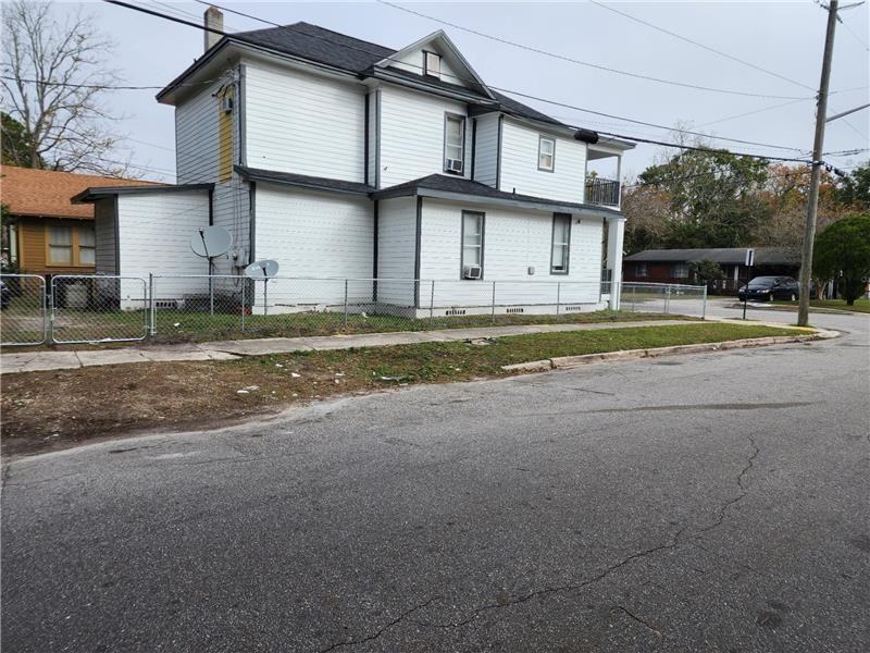 3902 Stuart St - Photo 3 of 6