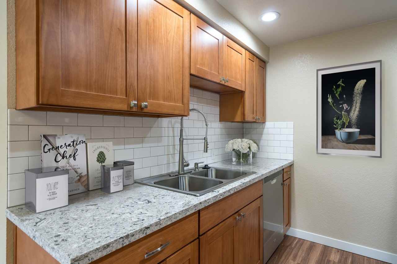 Del Mar Village Apartments - Photo 4 of 32