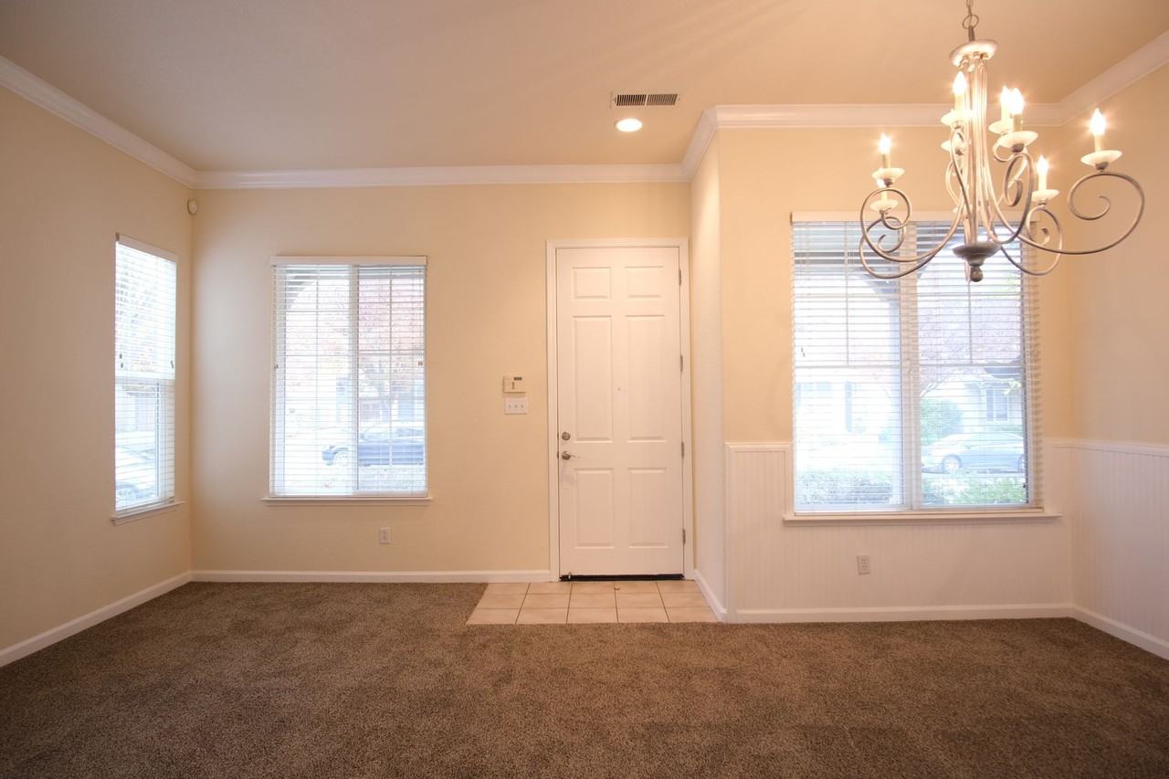 120 Mcdermott Ave - Photo 4 of 25