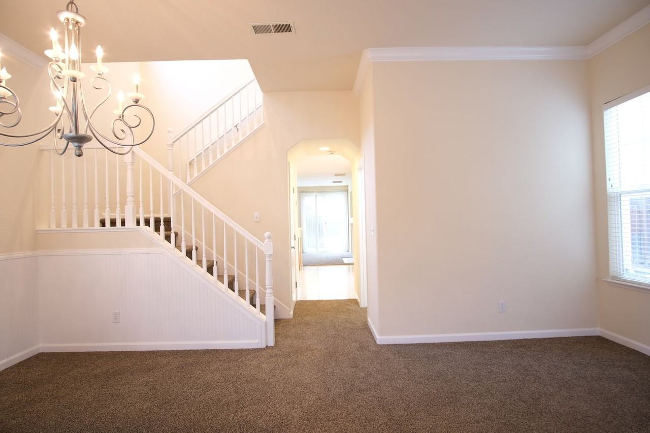 120 Mcdermott Ave - Photo 5 of 25