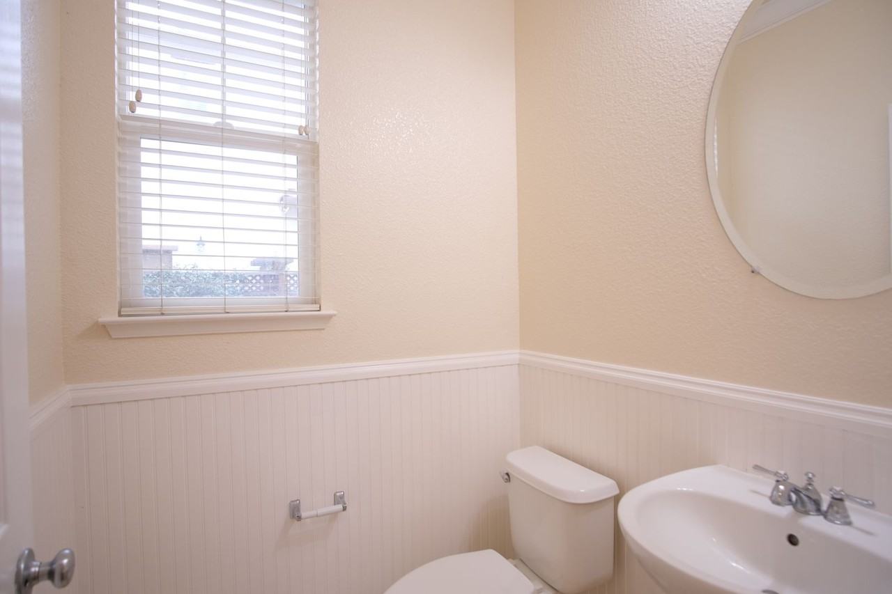 120 Mcdermott Ave - Photo 6 of 25