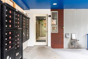 featured image of 2320 E Madison St