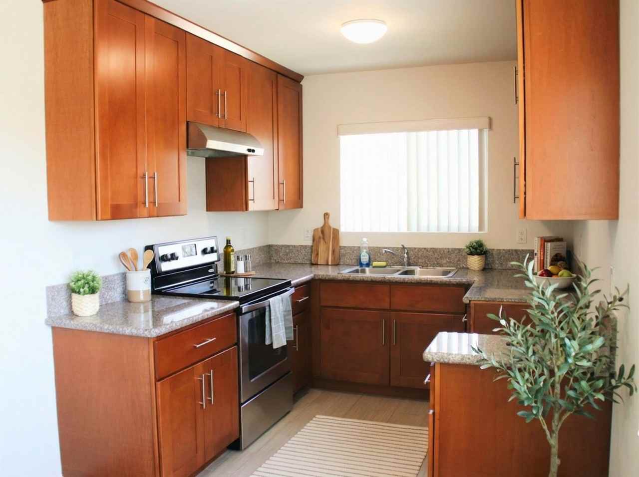 6501 Fulton Ave - Photo 5 of 50