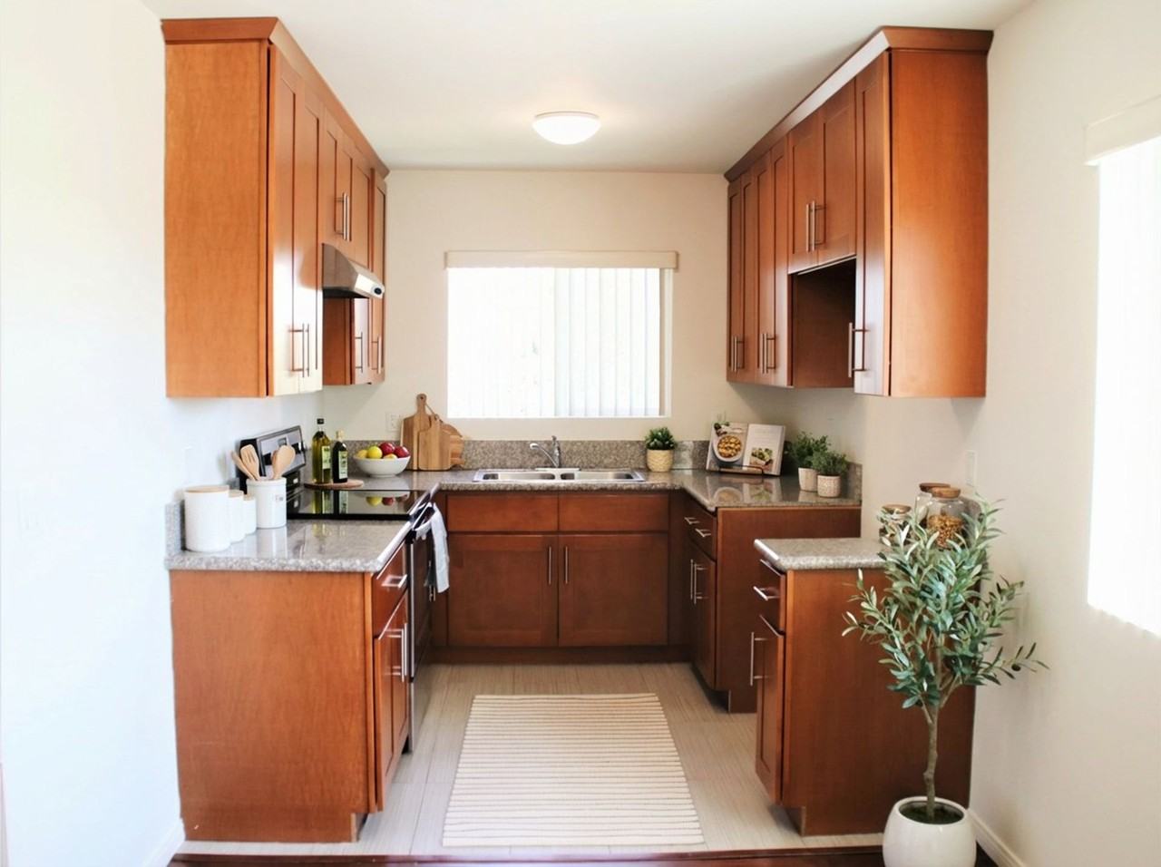 6501 Fulton Ave - Photo 7 of 50