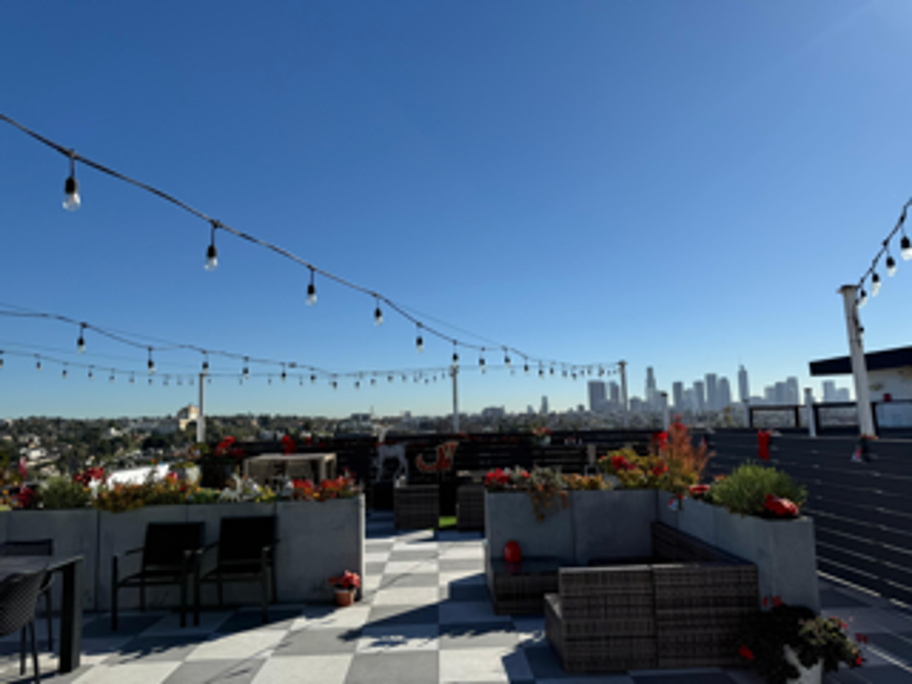 252 N Hoover - Photo 3 of 45