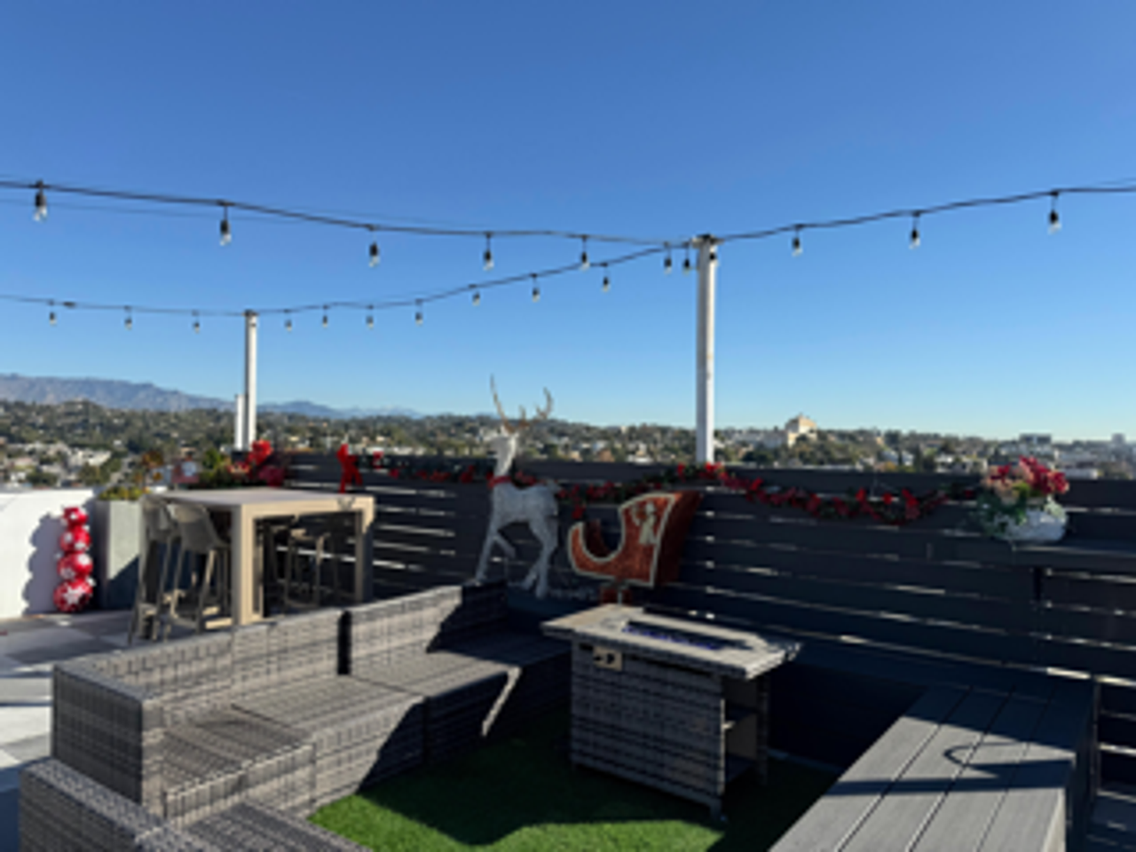 252 N Hoover - Photo 4 of 45