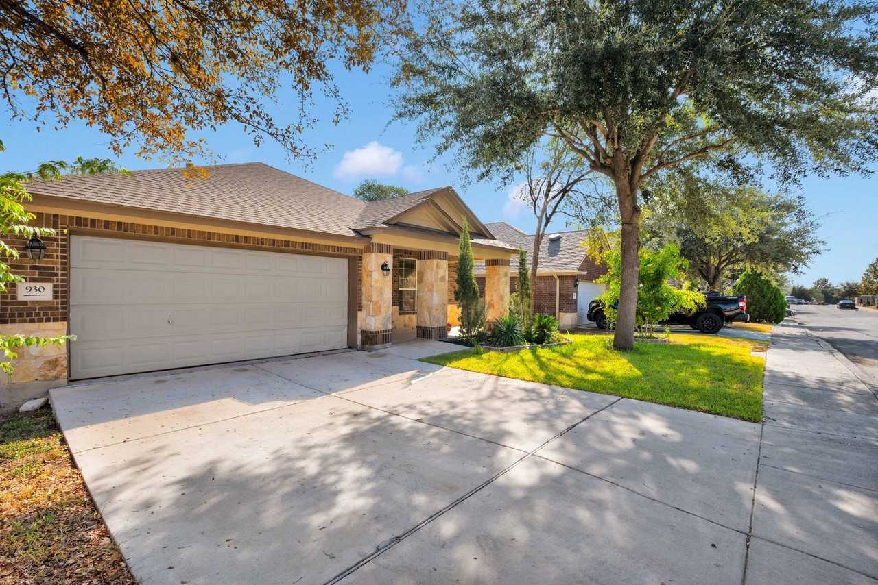 930 Bar Z Ranch - Photo 2 of 20