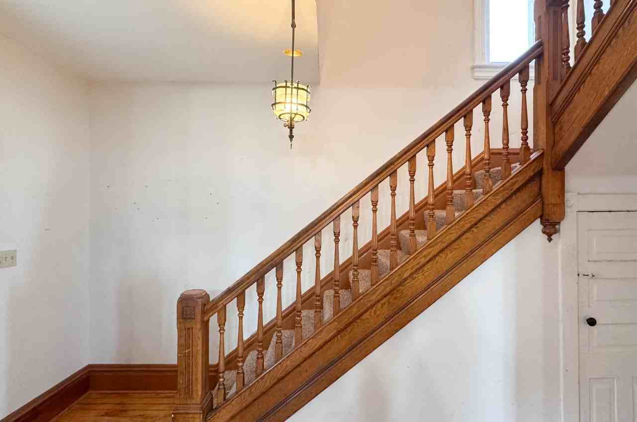 1712 W 3rd St - Photo 5 of 34