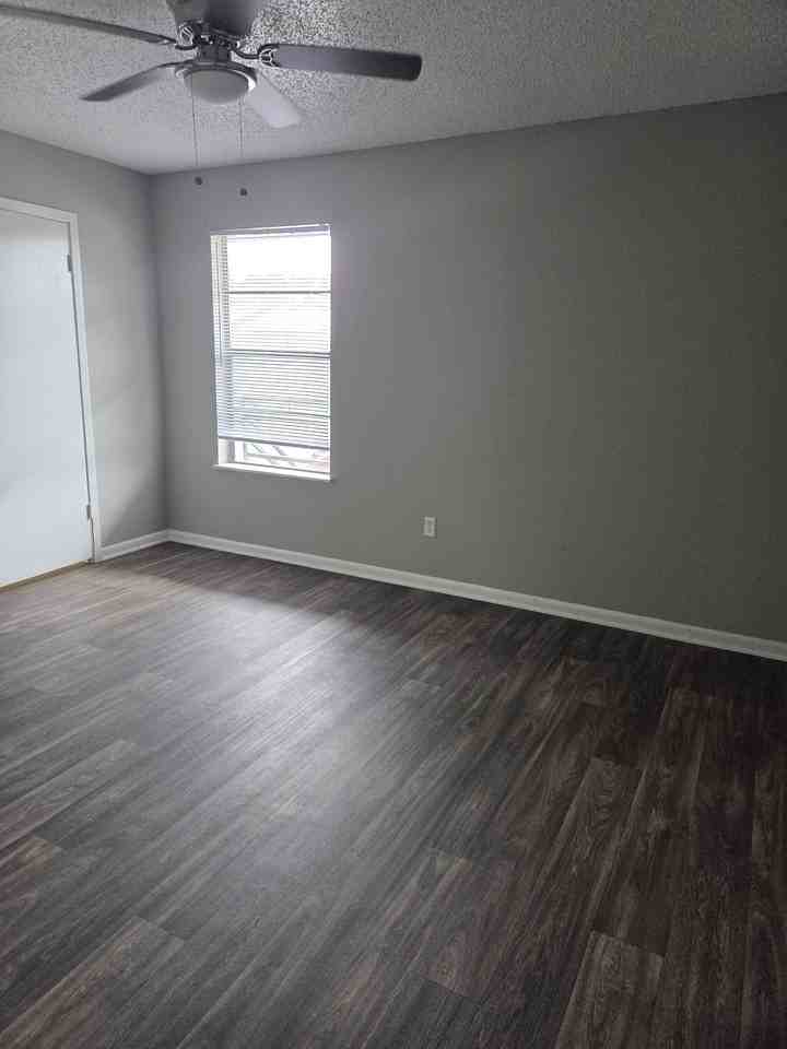 3033 East State Highway 22 #24 - Photo 6 of 7