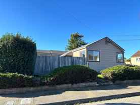 Light-Filled 2Bed, 2 Bath Traditional Home in Sunny Southeast Eureka $1950/mo - Photo 1 of 1