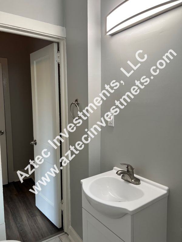 1716 Thompson Avenue - Photo 7 of 8