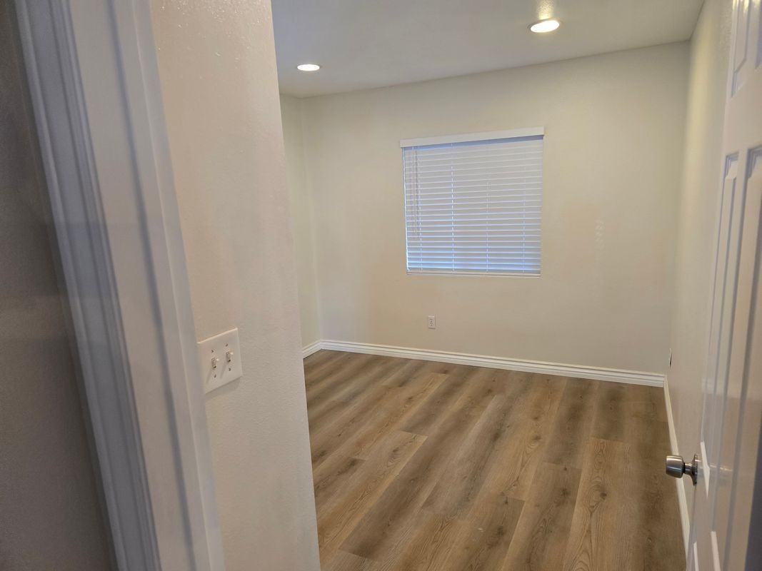 3223 187th Street - Photo 3 of 9