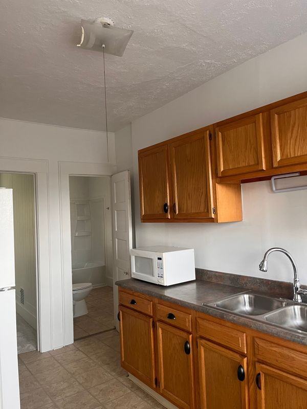 281 Wainright Avenue - Photo 3 of 16