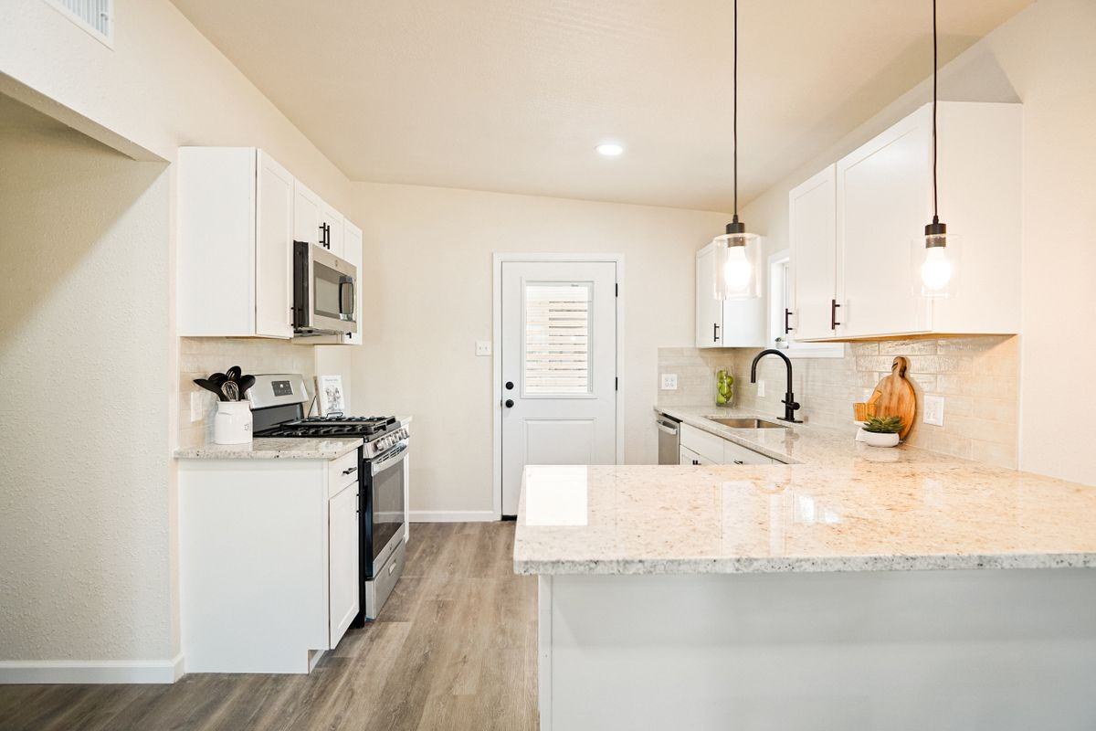 462 Springwood Lane - Photo 5 of 20