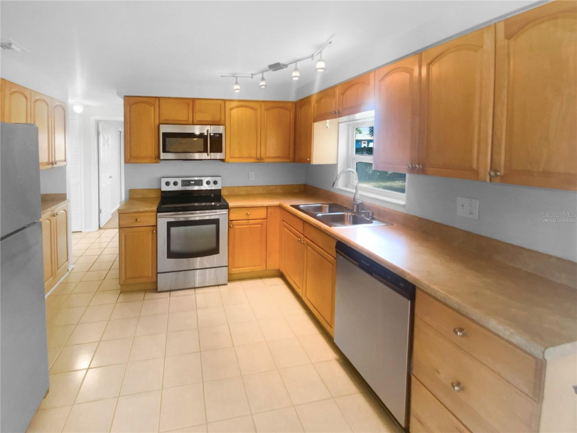 3706 Cheswick Drive - Photo 5 of 26