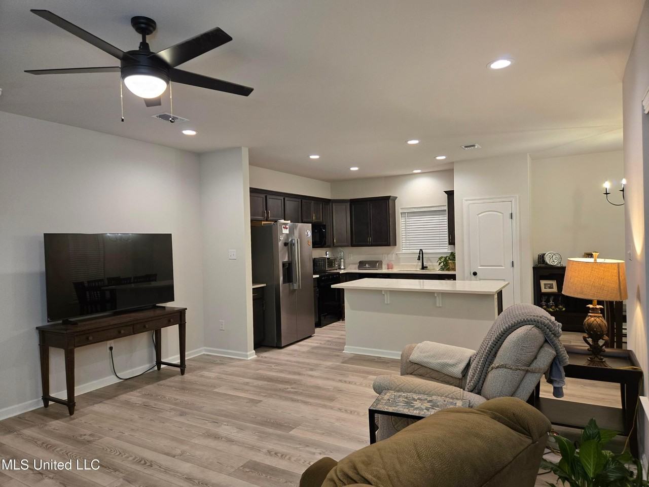 14334 Southern Oak Ave - Photo 5 of 36