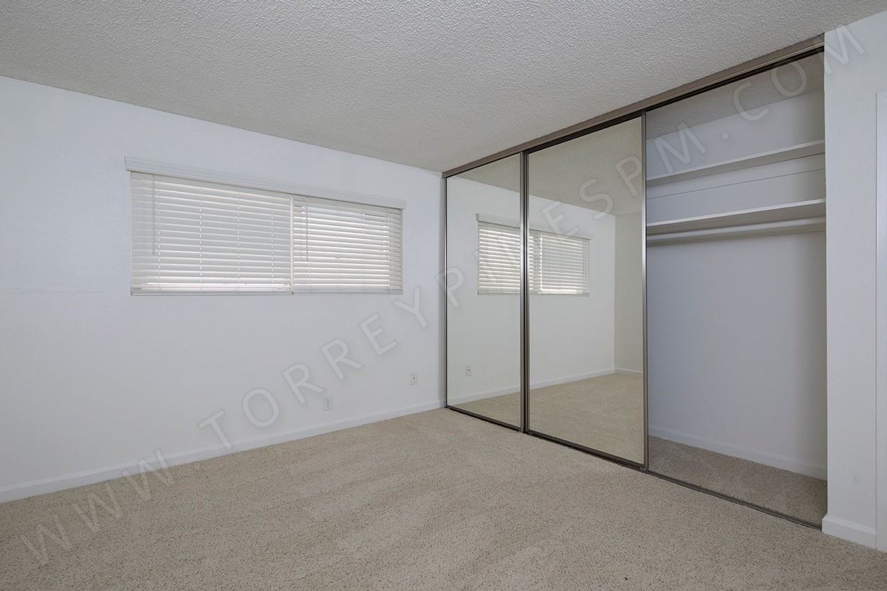 4030 Louisiana St - Photo 7 of 10