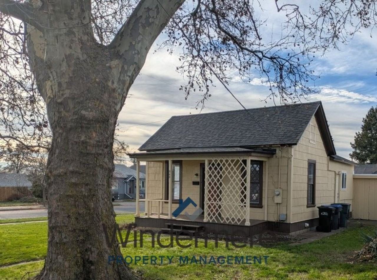 948 S 3rd Ave - Photo 4 of 12