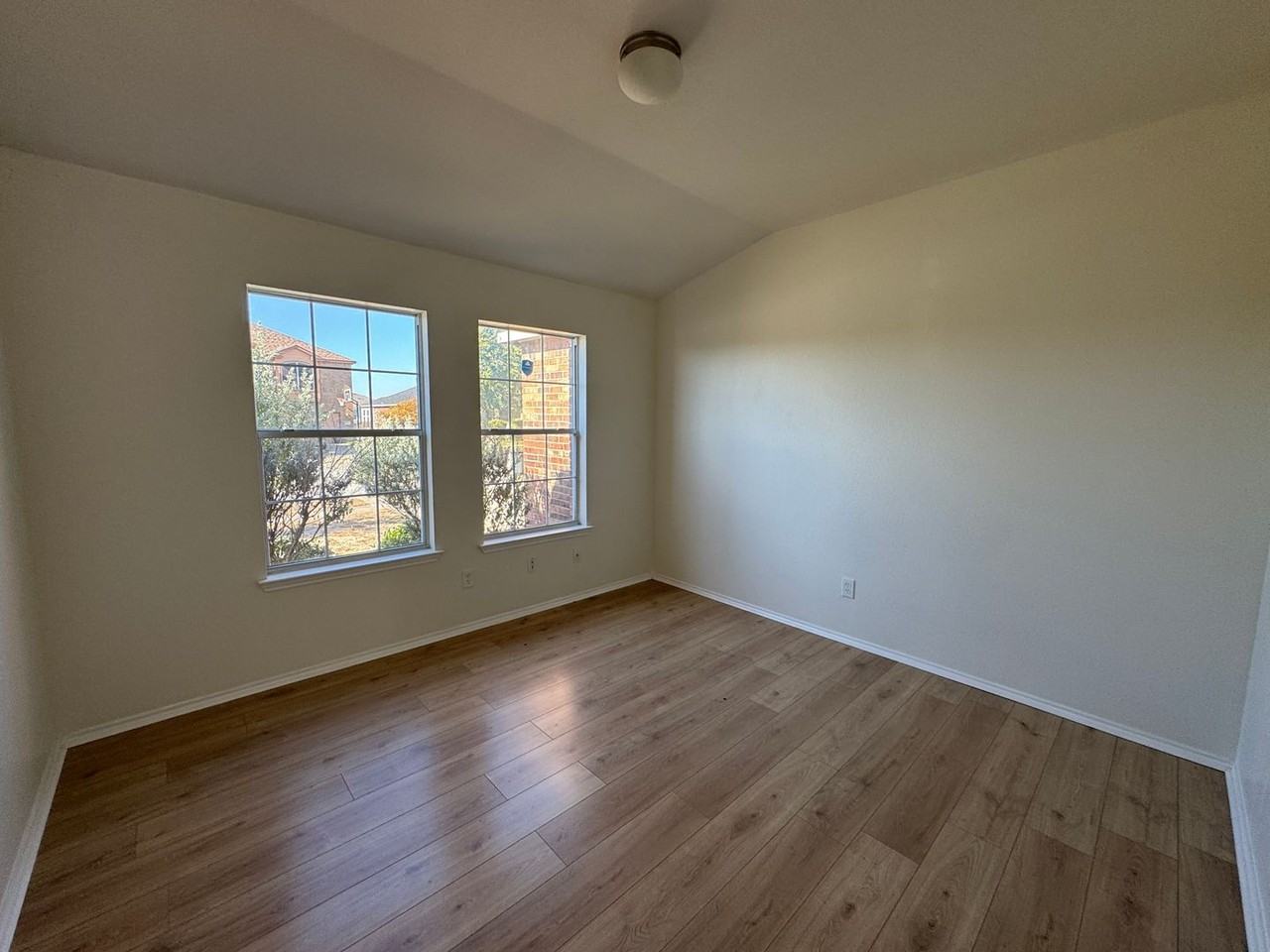 6206 Taree Loop - Photo 2 of 29