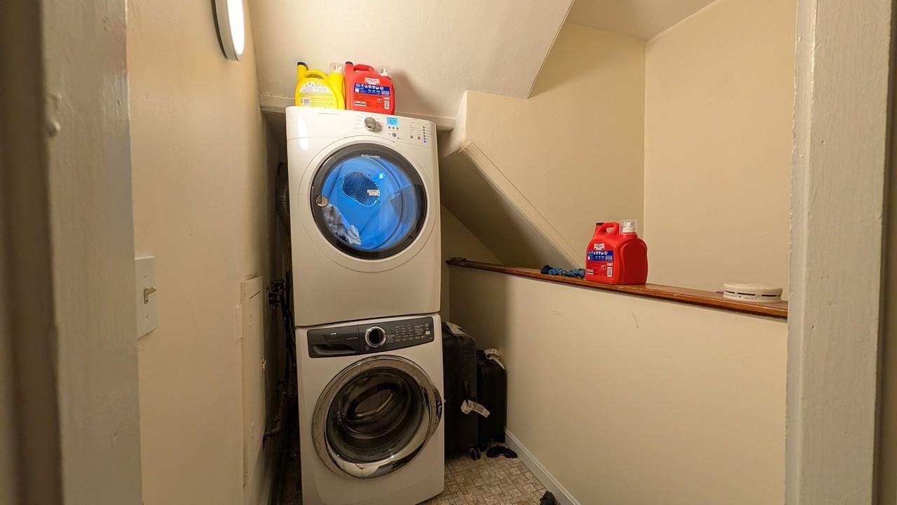 64 Fisher Avenue - Photo 4 of 11