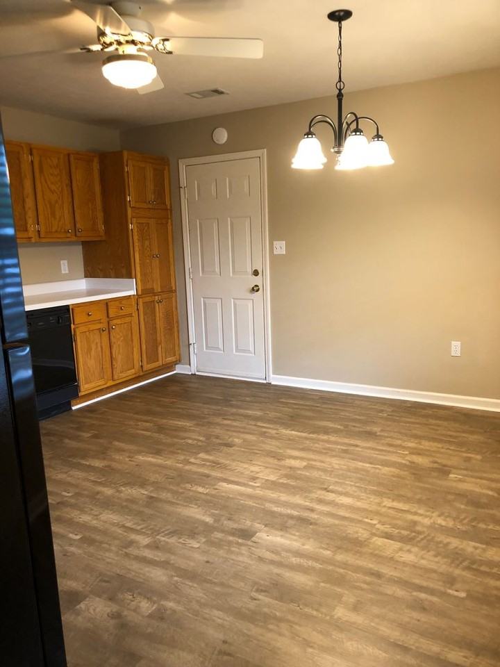 110 Summerwood Drive - Photo 3 of 11