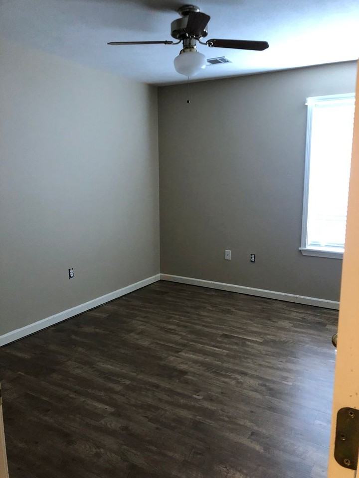 110 Summerwood Drive - Photo 6 of 11