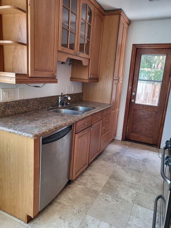 Kelton - Photo 3 of 15