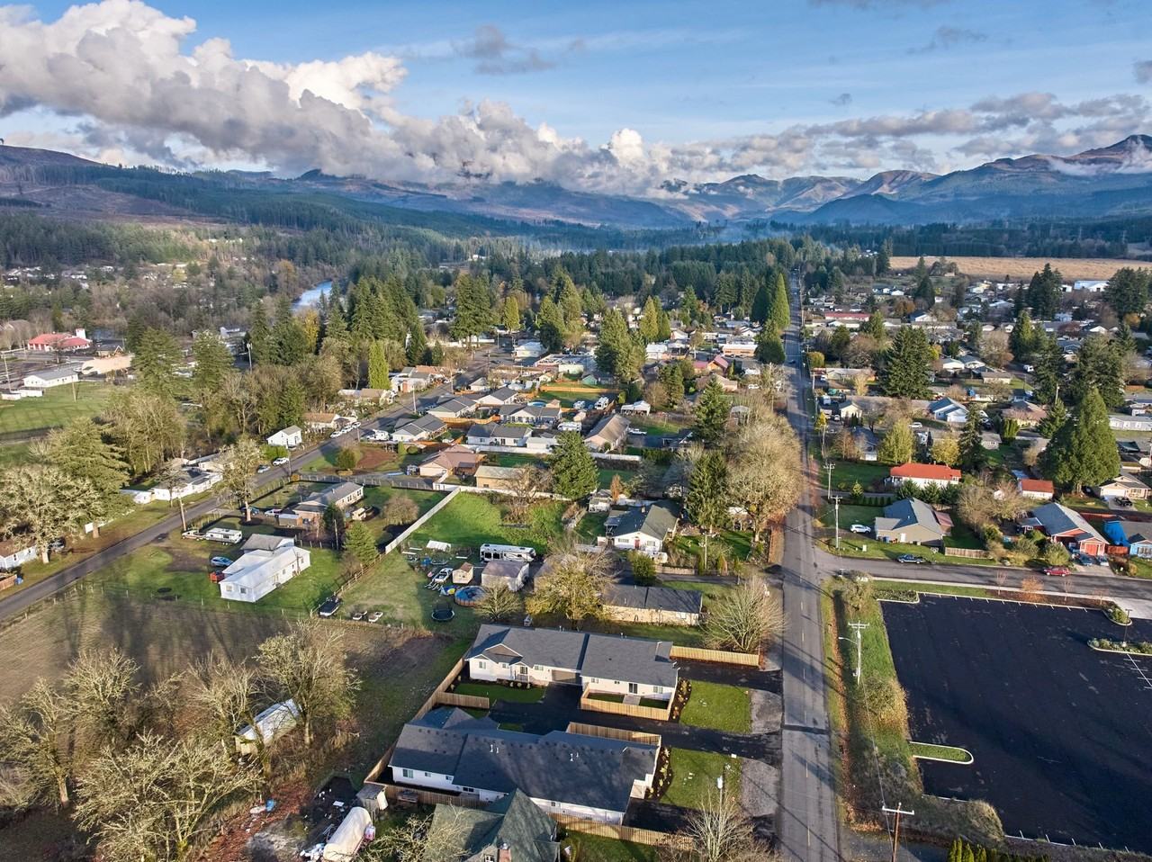 3Bedroom/2 Bathrooms new built in Mill City - Photo 4 of 15