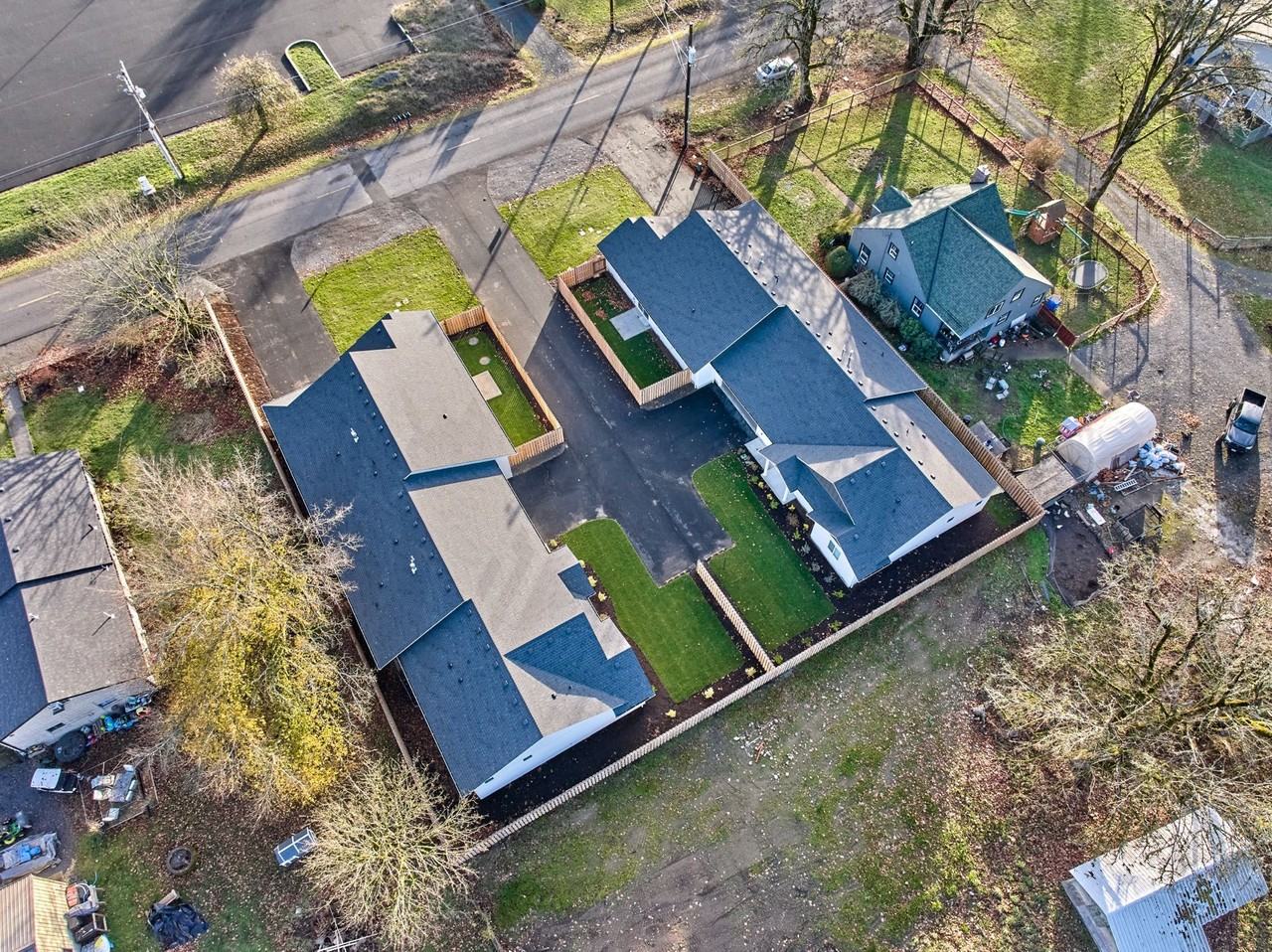 3Bedroom/2 Bathrooms new built in Mill City - Photo 5 of 15