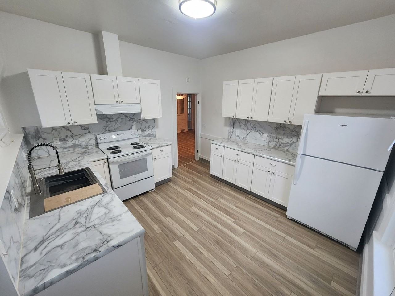 350 Southwest State Street - Photo 7 of 20