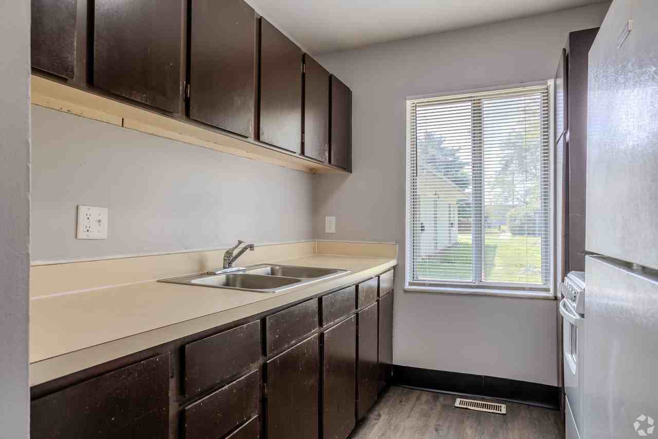 Gardenview Flats - Photo 7 of 23