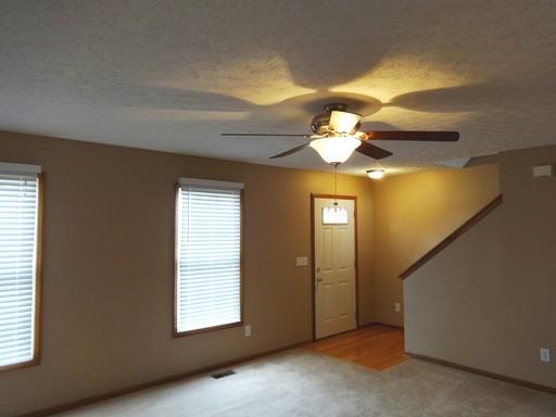 5739 Landsview Dr - Photo 2 of 10