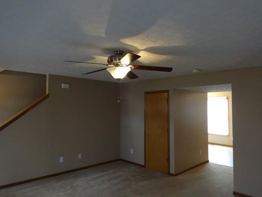 5739 Landsview Dr - Photo 3 of 10