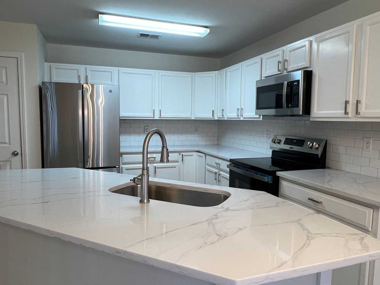 300 Campus Ln - Photo 6 of 30