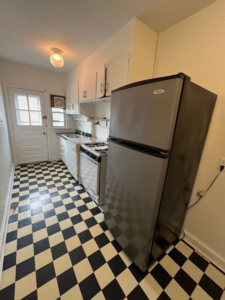 4034 7th St Ne - Photo 3 of 10