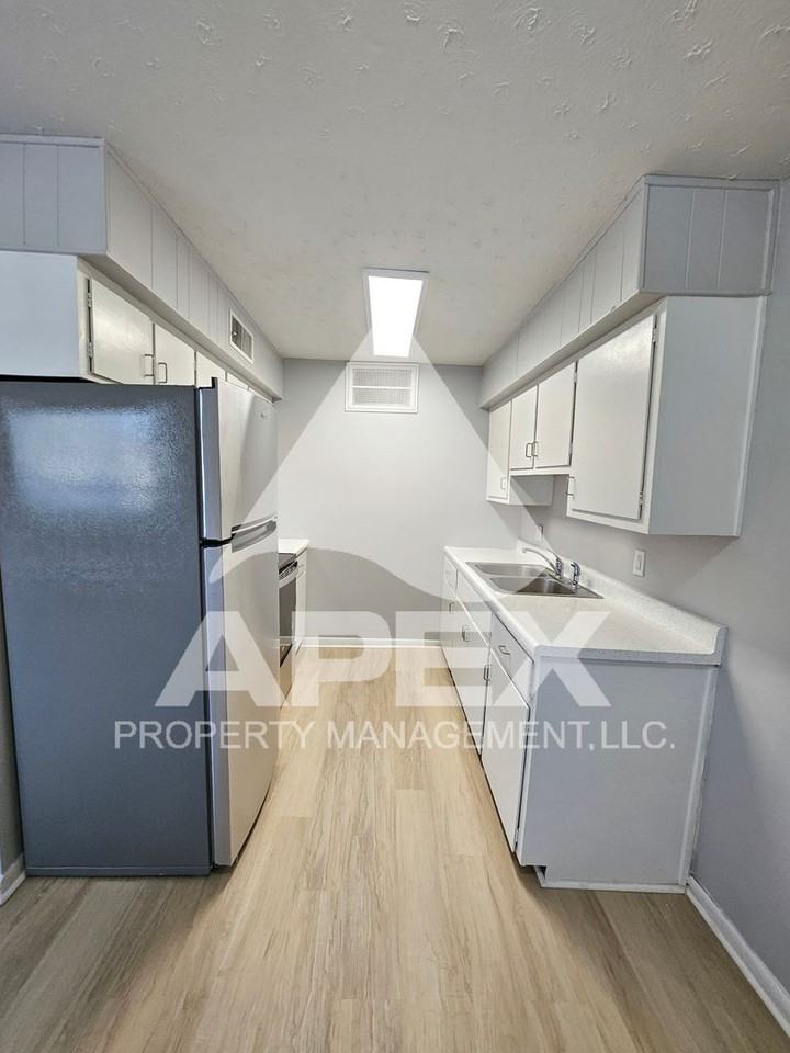 Springdale Apartments - Photo 6 of 32