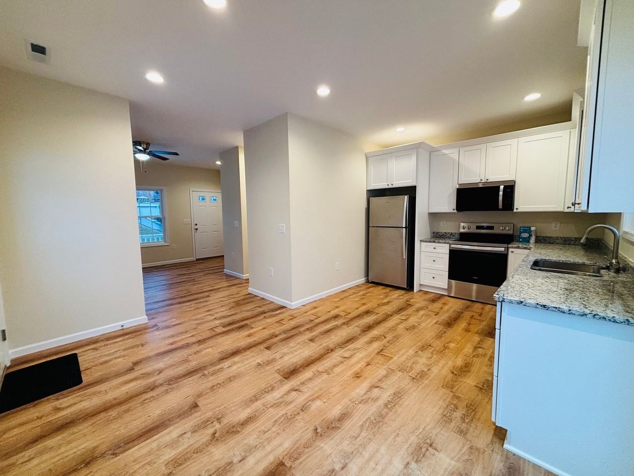 290 Perry Street Northeast - Photo 5 of 17