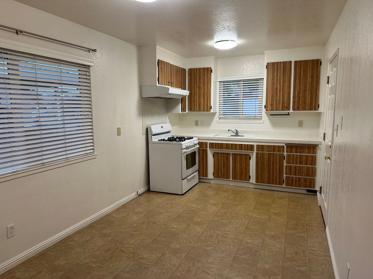 7643 Milldale Circle - Photo 4 of 9