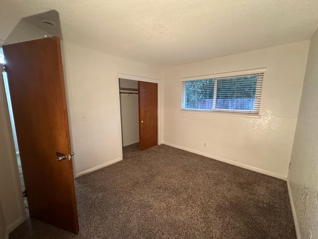 7643 Milldale Circle - Photo 5 of 9